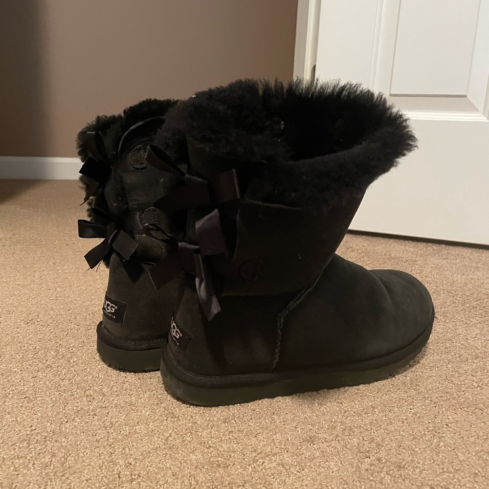 Black bow tie uggs
